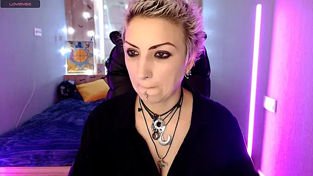 Snapshot of Sweet-n-Strong chatting on November 23, 2025, 6:56 am Sweet-n-Strong online show from November 23, 2025, 6:56 am