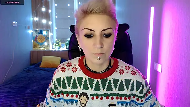 Snapshot of Sweet-n-Strong chatting on December 1, 2025, 7:09 am Sweet-n-Strong online show from December 1, 2025, 7:09 am