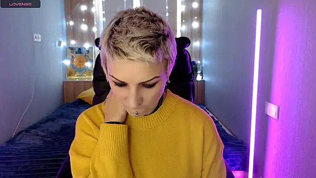 Snapshot of Sweet-n-Strong chatting on November 25, 2025, 6:58 am Sweet-n-Strong online show from November 25, 2025, 6:58 am