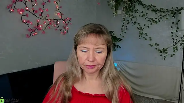 Carla Vogue online show from December 4, 2025, 10:14 am