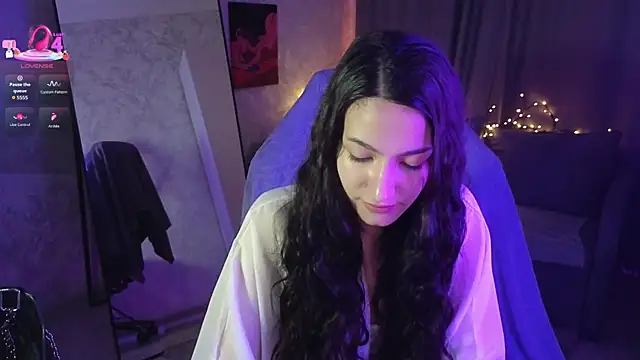 Snapshot of Mulan_Lo chatting on November 17, 2025, 8:13 pm Mulan Lo online show from November 17, 2025, 8:13 pm