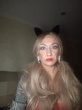 Snapshot of LilaniLoverx chatting on March 5, 2026, 11:32 pm LilaniLoverx online show from March 5, 2026, 11:32 pm