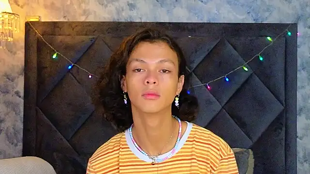 Snapshot of Indi_rave chatting on November 26, 2025, 1:00 pm Indi rave online show from November 26, 2025, 1:00 pm