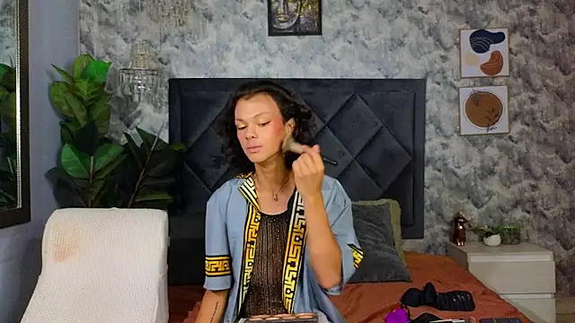 Snapshot of Indi_rave chatting on November 18, 2025, 1:25 pm Indi rave online show from November 18, 2025, 1:25 pm