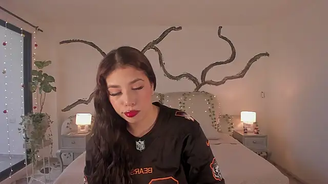 AsiaMillerr  online show from November 22, 2025, 12:15 pm