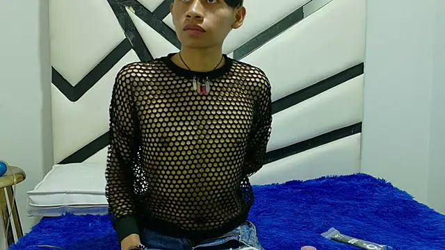 Snapshot of ALEXANDRO_BOVER chatting on October 31, 2025, 6:59 pm ALEXANDRO BOVER online show from October 31, 2025, 6:59 pm