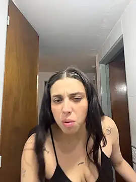 Snapshot of gigi333regi chatting on December 17, 2025, 11:10 pm gigi333regi online show from December 17, 2025, 11:10 pm