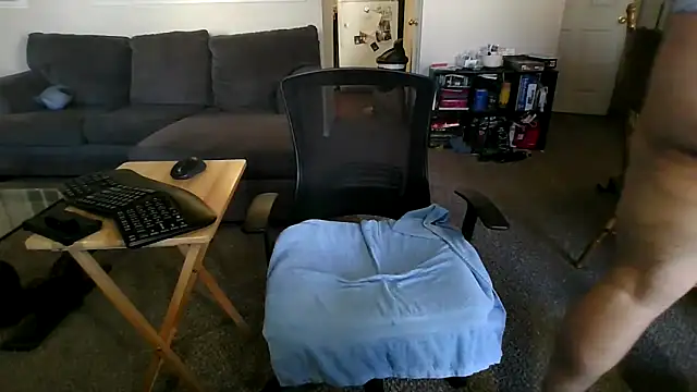 averageman119 online show from February 9, 2026, 8:18 pm