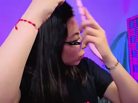 zylla storn online show from February 15, 2026, 3:18 am