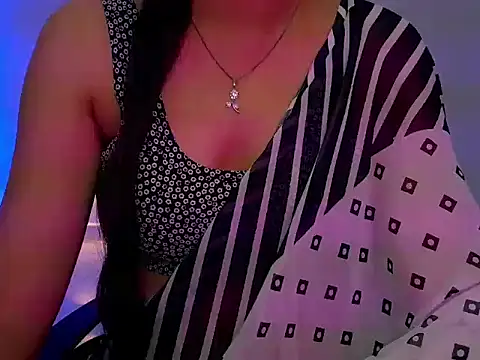 Snapshot of Misha_01 chatting on November 9, 2025, 5:39 pm Misha 01 online show from November 9, 2025, 5:39 pm