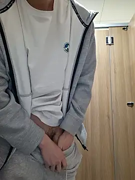 yuta 00 online show from April 5, 2026, 4:35 pm