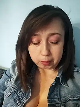 Snapshot of MaryKiki5619 chatting on March 13, 2026, 2:22 pm MaryKiki5619 online show from March 13, 2026, 2:22 pm