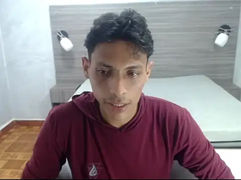 wiltom  online show from November 2, 2025, 9:20 pm