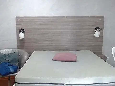 wiltom  online show from November 16, 2025, 3:33 am