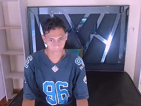 wiltom  online show from October 31, 2025, 12:24 pm