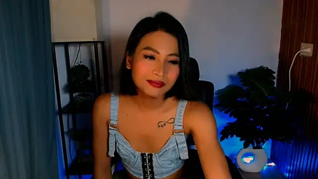 Snapshot of YourPrettyBella_TS chatting on June 7, 2026, 1:27 pm YourPrettyBella TS online show from June 7, 2026, 1:27 pm