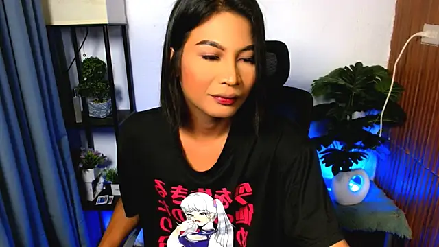Snapshot of YourPrettyBella_TS chatting on June 25, 2026, 6:02 pm YourPrettyBella TS online show from June 25, 2026, 6:02 pm