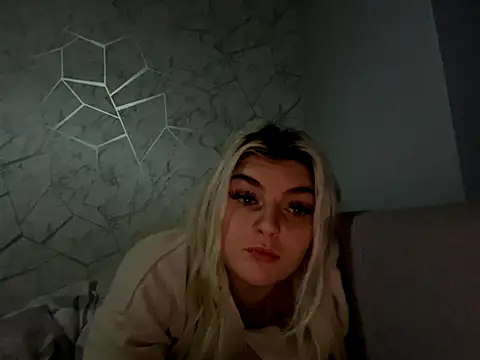 Snapshot of rosie-hipstergal chatting on December 5, 2025, 4:55 am rosie-hipstergal online show from December 5, 2025, 4:55 am