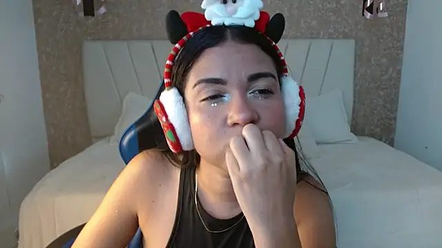 AliceSmity  online show from December 5, 2025, 6:06 pm