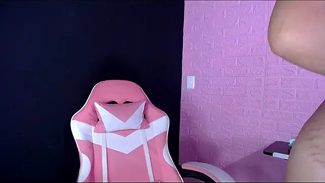 Dominic Queen1 online show from October 28, 2025, 11:03 pm