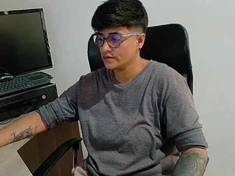 zarek boston online show from December 17, 2025, 11:26 am