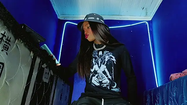 Snapshot of Kloe_cardashan chatting on November 3, 2025, 2:28 am Kloe cardashan online show from November 3, 2025, 2:28 am