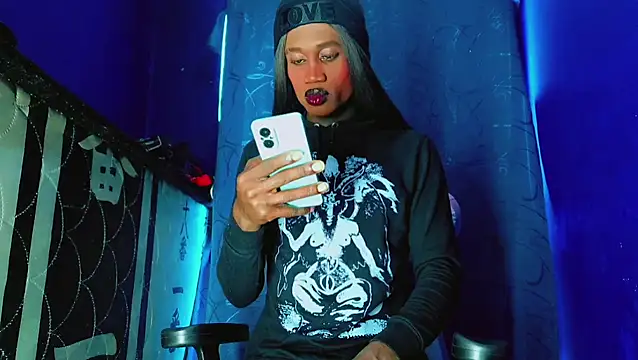 Snapshot of Kloe_cardashan chatting on November 7, 2025, 5:01 am Kloe cardashan online show from November 7, 2025, 5:01 am