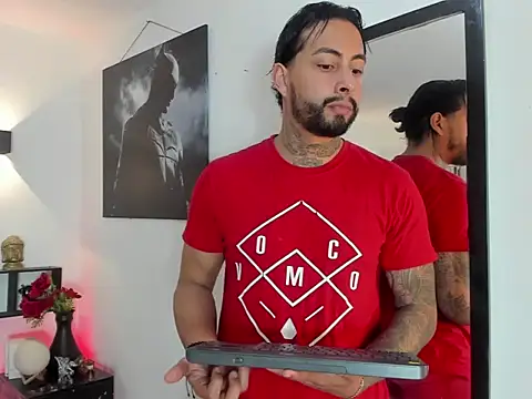 Snapshot of christopher_palmerjs chatting on November 20, 2025, 8:20 pm christopher palmerjs online show from November 20, 2025, 8:20 pm