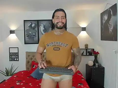 Snapshot of christopher_palmerjs chatting on November 4, 2025, 12:03 am christopher palmerjs online show from November 4, 2025, 12:03 am