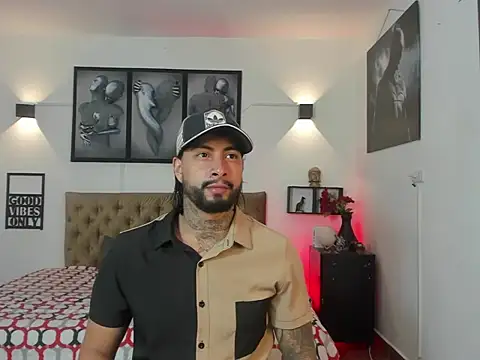 Snapshot of christopher_palmerjs chatting on December 5, 2025, 6:23 am christopher palmerjs online show from December 5, 2025, 6:23 am