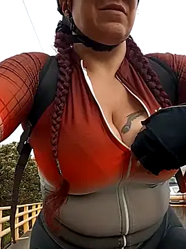 Snapshot of LAPOTRA_04 chatting on October 26, 2025, 9:48 pm LAPOTRA 04 online show from October 26, 2025, 9:48 pm