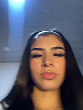 nicky and isabella online show from November 29, 2025, 10:21 pm