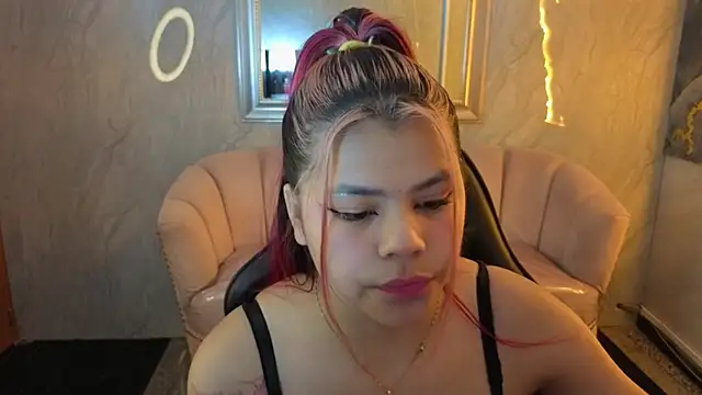 Snapshot of Little_cherry_b chatting on November 12, 2025, 7:51 pm Little cherry b online show from November 12, 2025, 7:51 pm