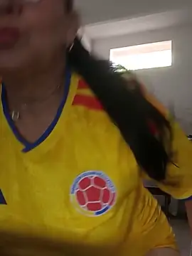 Snapshot of laliItaclark chatting on June 17, 2026, 12:48 pm laliItaclark online show from June 17, 2026, 12:48 pm