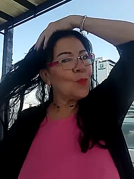 laliItaclark online show from May 4, 2026, 12:19 pm