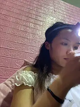 Yunzang online show from December 22, 2025, 1:22 pm