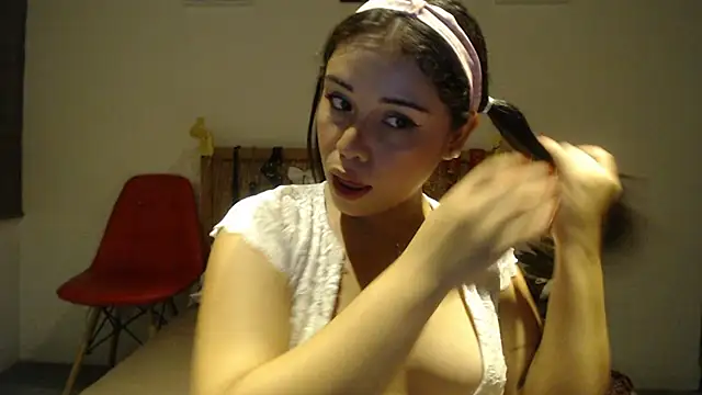 Snapshot of Nube_Azul1 chatting on October 26, 2025, 12:55 am Nube Azul1 online show from October 26, 2025, 12:55 am