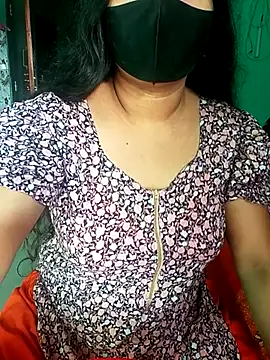 Snapshot of Chadni19 chatting on November 4, 2025, 8:29 am Chadni19 online show from November 4, 2025, 8:29 am