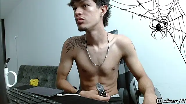 BrayanOconer08 online show from October 27, 2025, 3:07 am