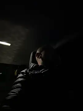 Snapshot of davi73d chatting on December 15, 2025, 9:31 pm davi73d online show from December 15, 2025, 9:31 pm