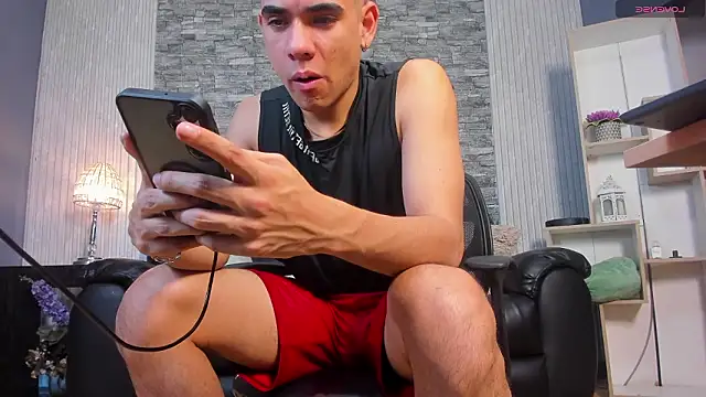 zack joness18 online show from March 21, 2026, 5:19 am