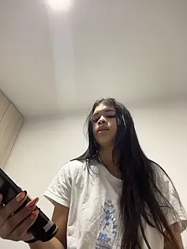 Snapshot of Tatishernandez chatting on November 8, 2025, 2:42 pm Tatishernandez online show from November 8, 2025, 2:42 pm