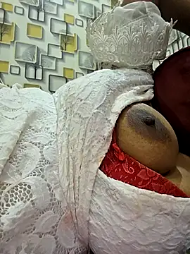 rani5565 online show from November 3, 2025, 6:33 pm