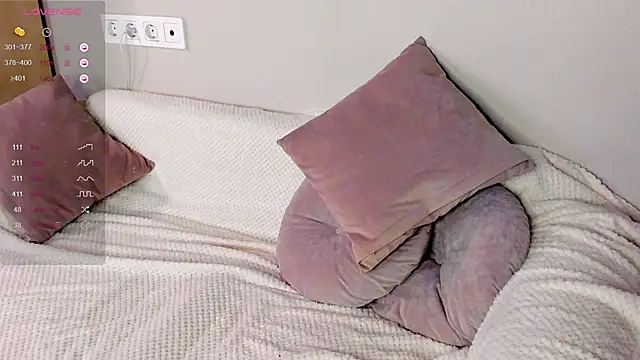 Snapshot of Alice_Presly chatting on November 14, 2025, 2:48 am Alice Presly online show from November 14, 2025, 2:48 am