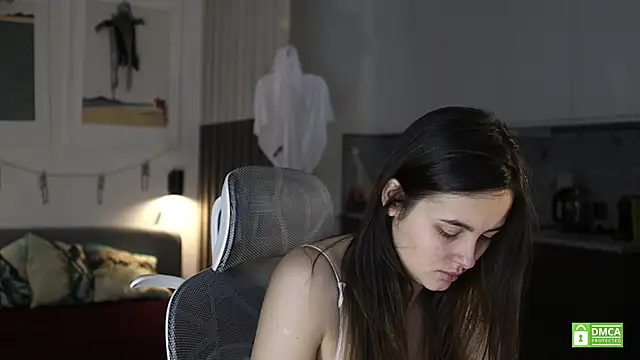 Snapshot of amelie_shine chatting on November 1, 2025, 12:21 pm amelie shine online show from November 1, 2025, 12:21 pm