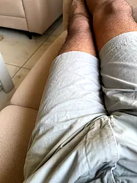 Snapshot of bitujd98 chatting on November 16, 2025, 9:25 am bitujd98 online show from November 16, 2025, 9:25 am