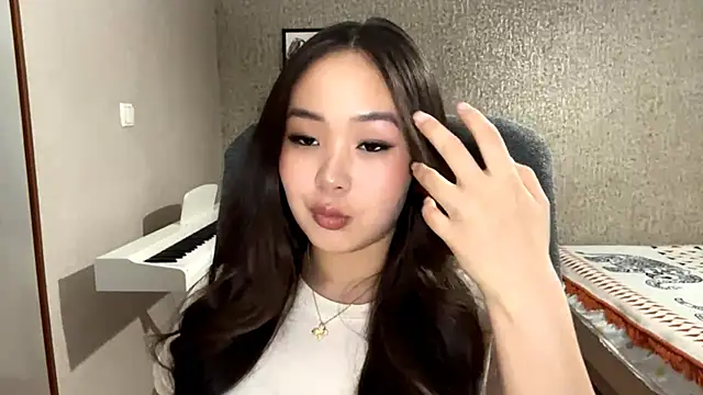 Snapshot of SupremeDividend chatting on October 31, 2025, 2:35 pm SupremeDividend online show from October 31, 2025, 2:35 pm