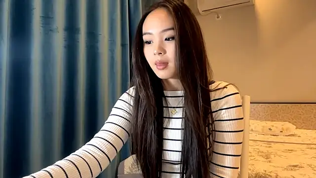 Snapshot of SupremeDividend chatting on November 15, 2025, 2:54 pm SupremeDividend online show from November 15, 2025, 2:54 pm