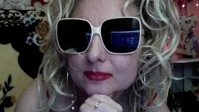 xHot Amazonq online show from January 8, 2026, 10:27 pm