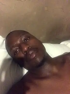 Snapshot of bezetN chatting on October 30, 2025, 8:17 pm bezetN online show from October 30, 2025, 8:17 pm